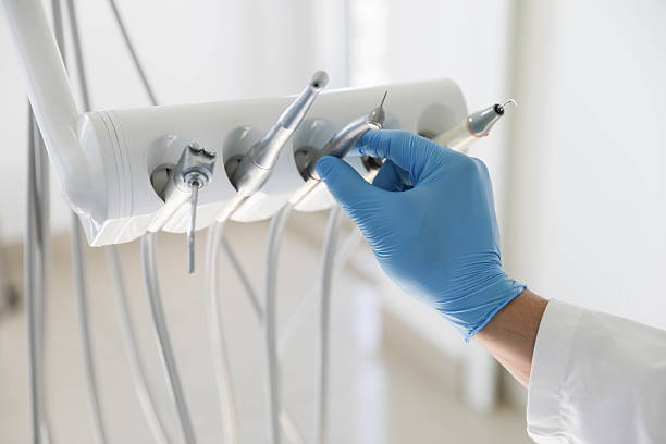 Professional Emergency Dentist technician working in Coconut Creek, FL
